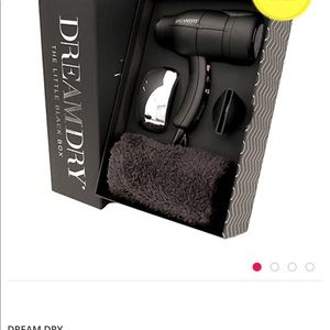 Makeup - DreamDry blow dryer Makeup - DreamDry blow dryer
